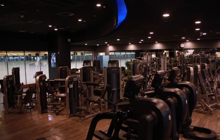 Tokyu Sports Oasis Shinjuku | with outdoor pool