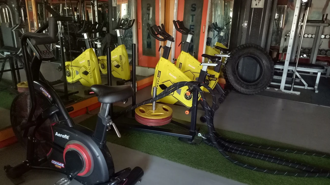 Photo 3 of Powerhouse gym