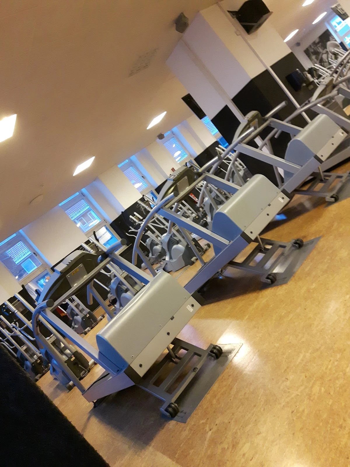 Photo 9 of McFIT Fitnessstudio
