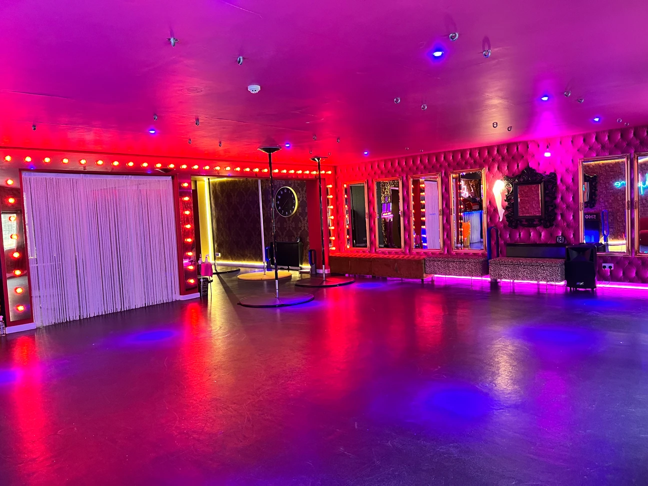 Bodybarre - Pole, Bungee, Aerial Circus, Aerial Yoga
