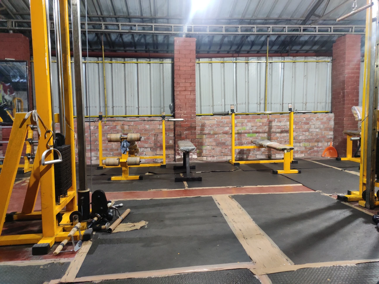 Life Fitness Gym(pappinisseri)