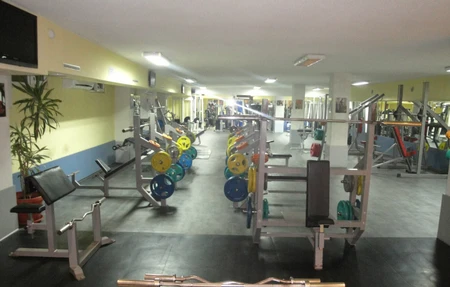 Fitnes Titan Musagenica