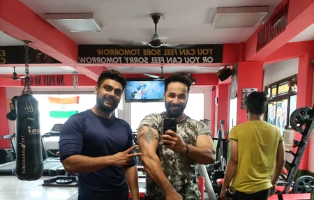 Pumping Iron Unisex Gym Rohini