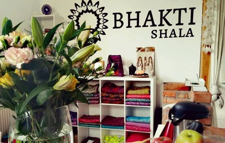 Bhakti Shala Szkola Jogi I Tantry
