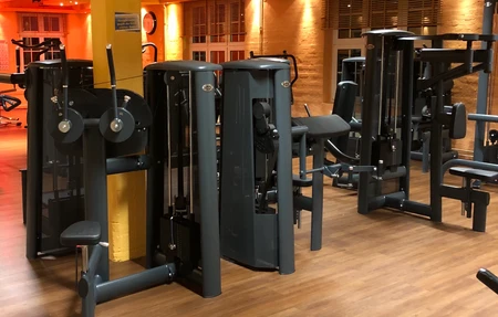 Fitnessstudio Muskelkater - Gym on Wrangelstraße 12