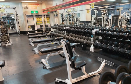 Golds Gym Juso In Plaza Osaka