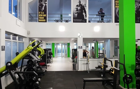 Sharks Fitness - Gym in Sinmartin, Romania