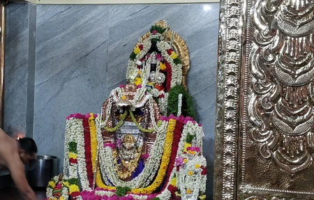 Praveen Saloon Vijaya Lakshmi Nagar