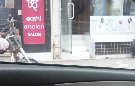 Aashi Arsalan Salon