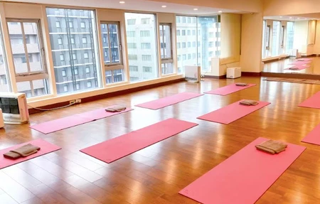 Hot Yoga Sutudio Eplus Temmabashi