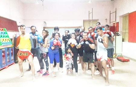 Biki Bora Muay Thai Kick Boxing