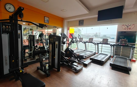 Dheerus Gym