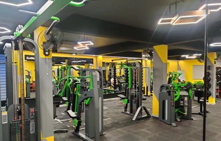 SQUAT 360 by Fitlife Kochi