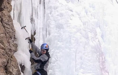 Chicks Climbing