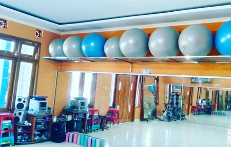 Rosita Sanggar Senam Solo