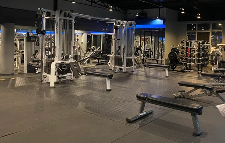 Gimnasio Hard Body Fitness Center